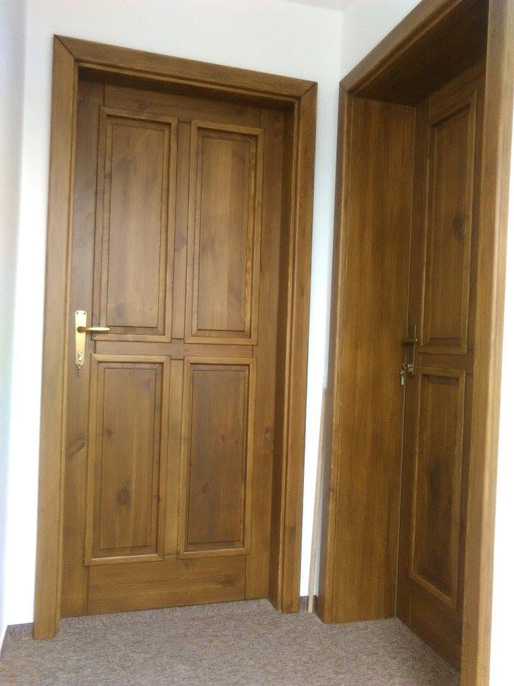 Dřevěné interiérové dveře a schodiště na míru