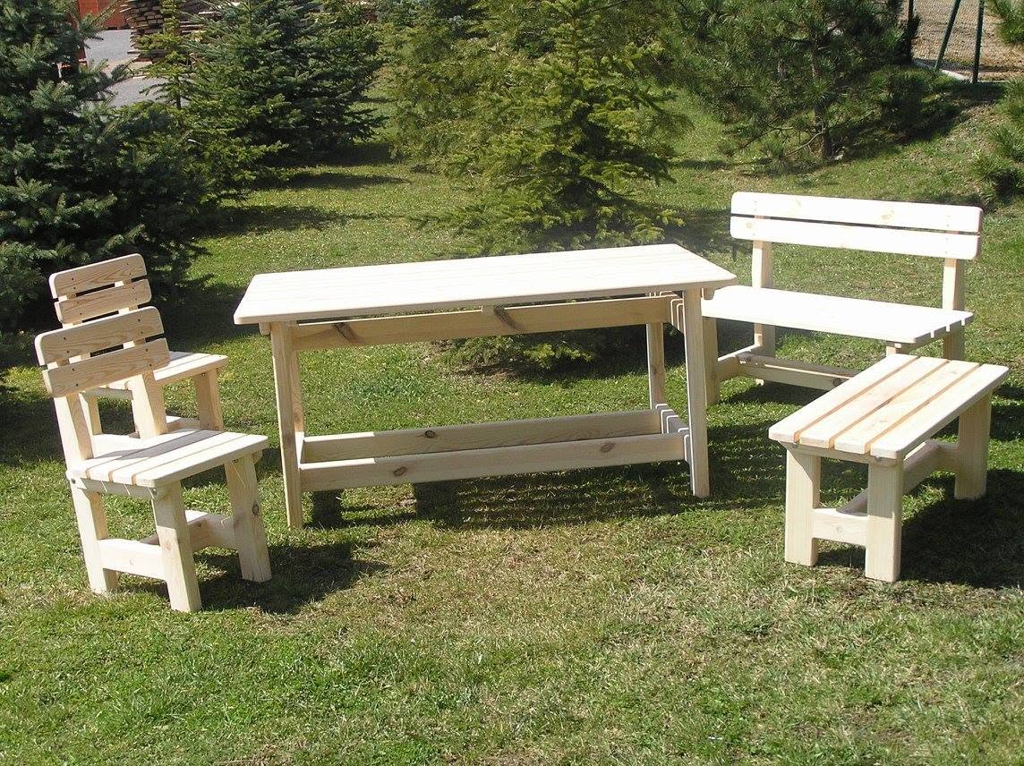 Zahradní set — stůl, židle a lavice z masivního dřeva